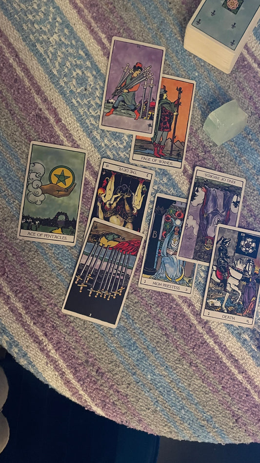 30 Min Tarot Reading – Insights & Downloads 🔮
